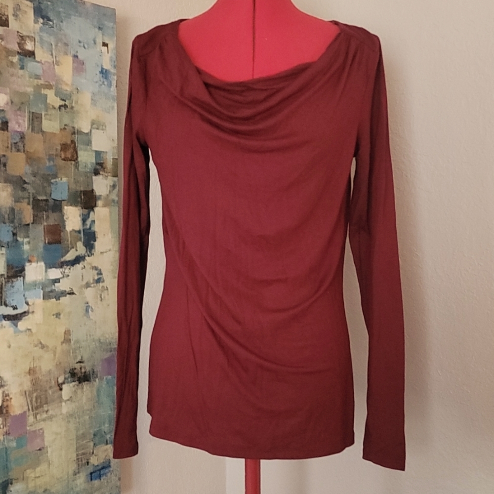 Drape neck tee
